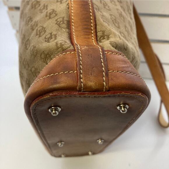 DOONEY & BOURKE TAN CANVAS SIGNATURE PRINT SHOULDER BAG ASIS - Picture 9 of 13